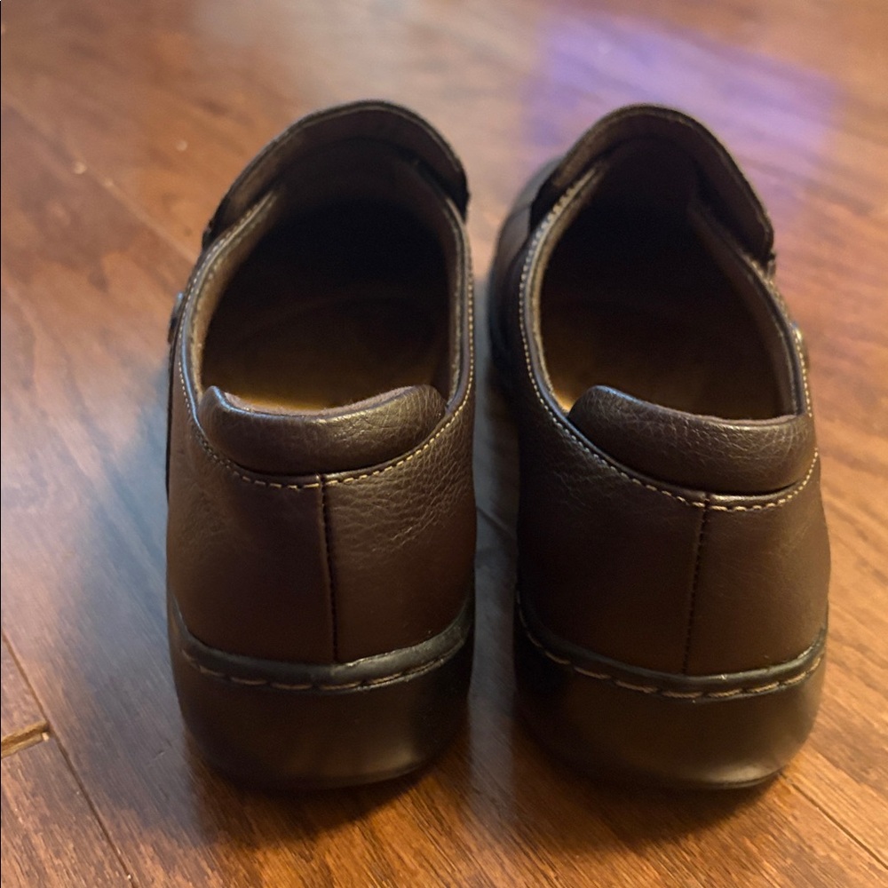 Clarks Brown Leather Women's Shoes - Picture 2 of 8